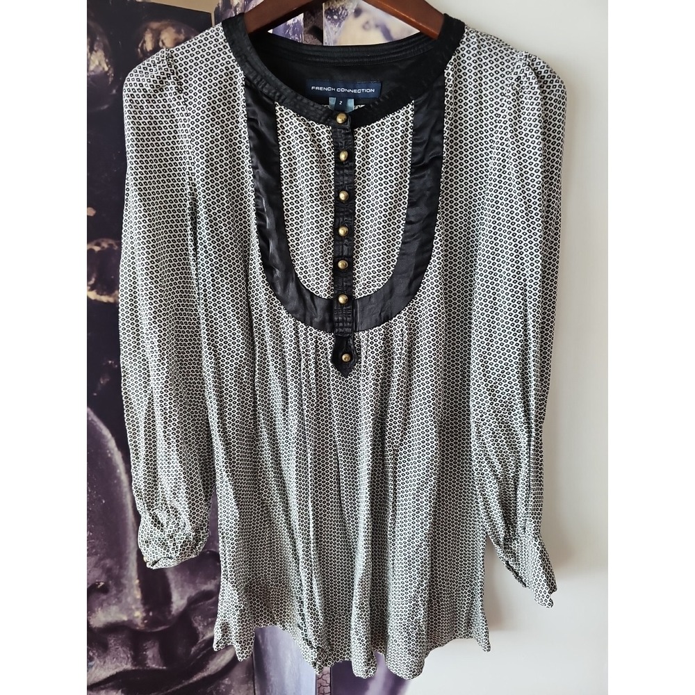 FRENCH CONNECTION Black White Printed Bohemian Half Button Popover Blouse Size 2